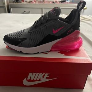 Brand new Nike Airmax 270